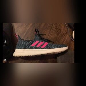 Women's 9 Adidas